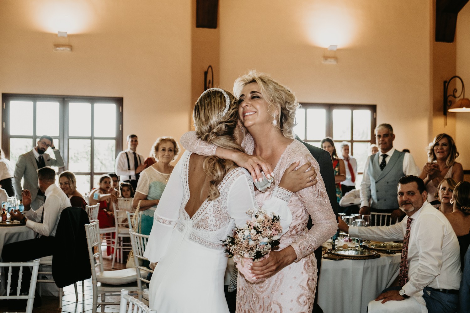 abrazos de boda utrera