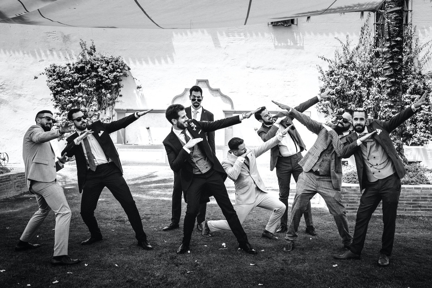 los amigos del novio