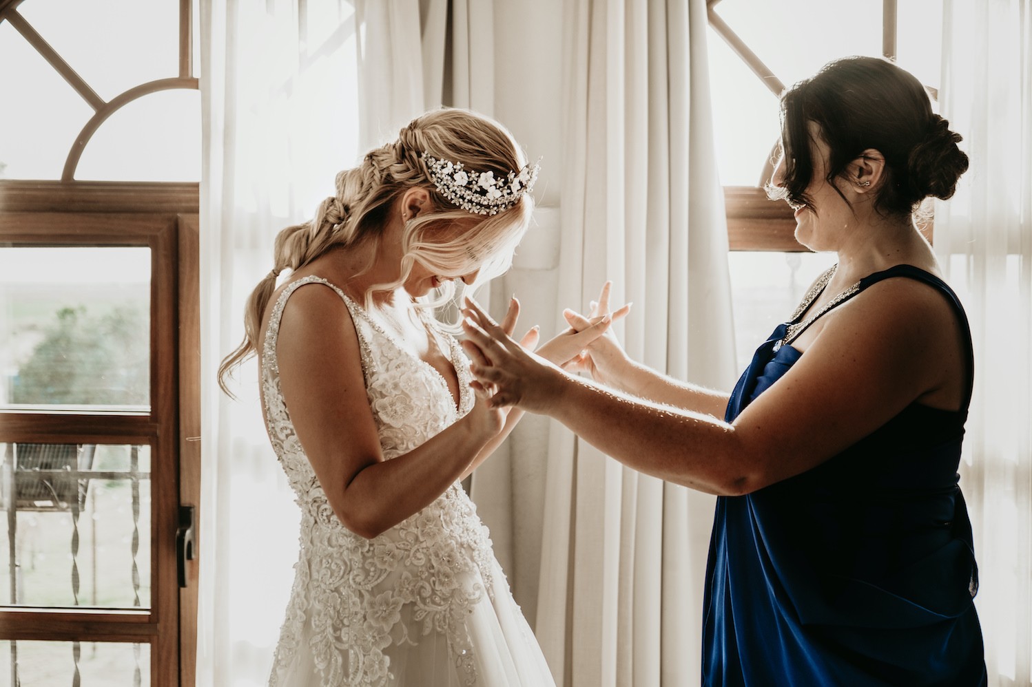 las amigas en las bodas