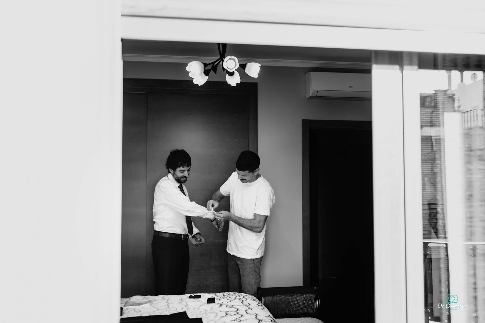 preparativos, novio, cuñado, arreglo, ayuda, familiares, gemelos