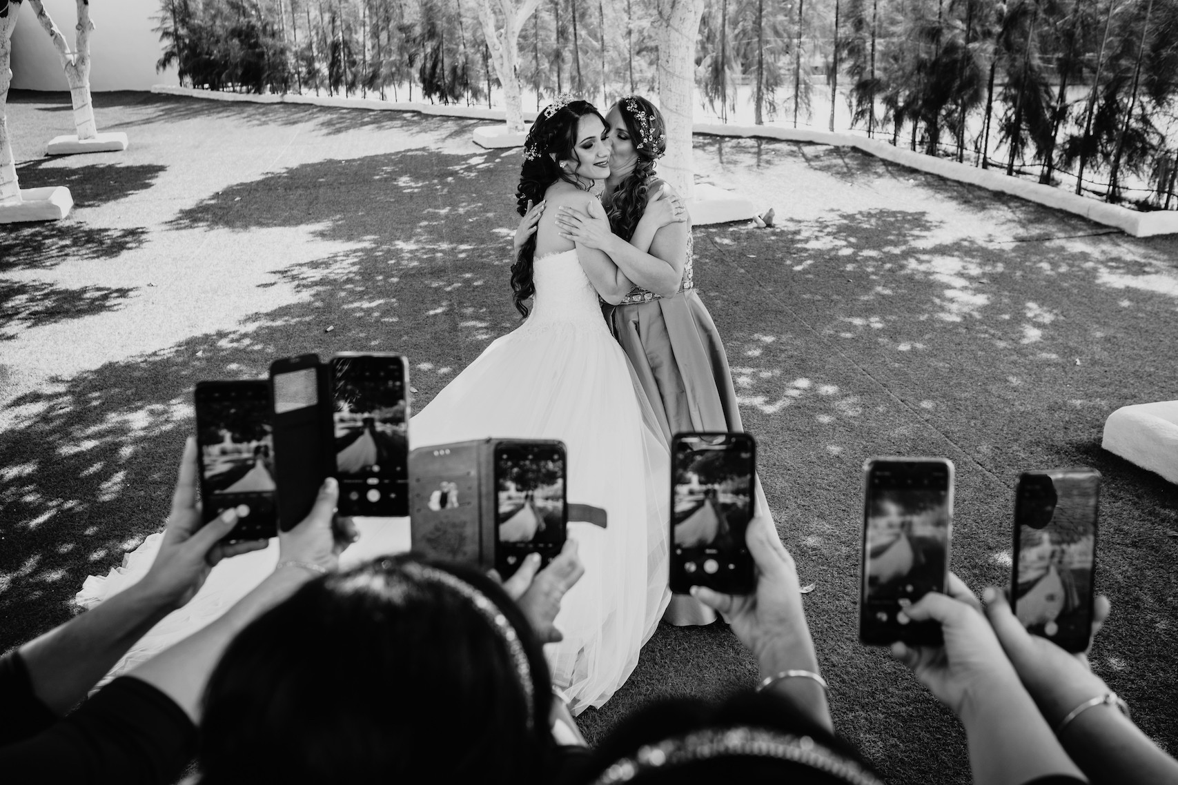 invitadas fotografiando