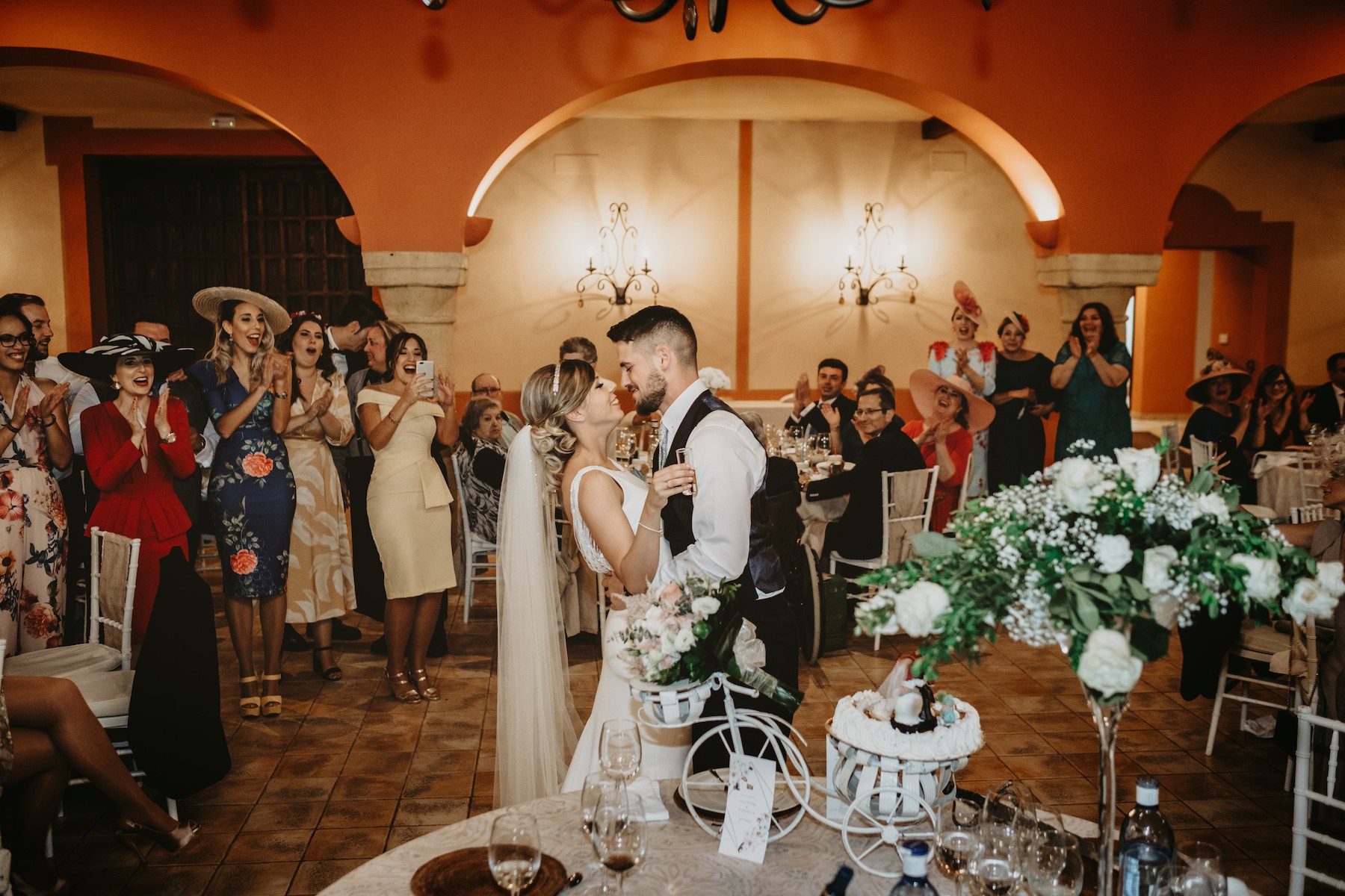 pareja celebración fiesta